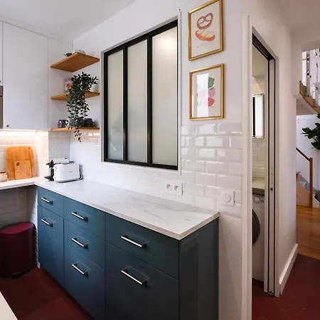 Floor Parisian Gem Views & Balcony *
