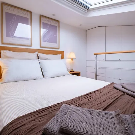 Floor Parisian Gem Views & Balcony 公寓 巴黎